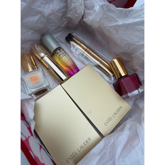 Estee Lauder Other - Estee‎ Lauder Pleasures Intense Makeup Gift Set Pink Quilted Box 8pc Collection